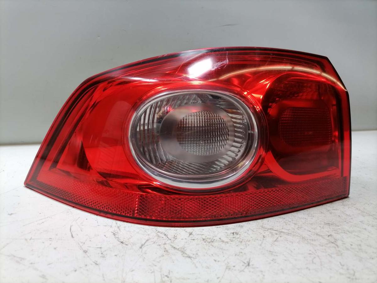 Renault Laguna 2 original R&uuml;cklicht R&uuml;ckleuchte Schlussleuchte aussen links Flie&szlig;heck Facelift Bj.2006